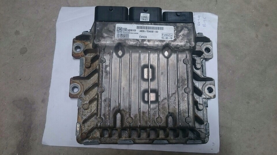 Hộp điều khiển xe ô tô