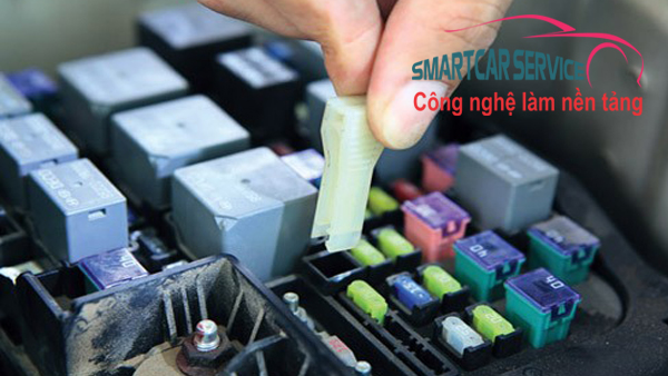 Kinh nghiệm tự sửa cầu chì cho xe ô tô